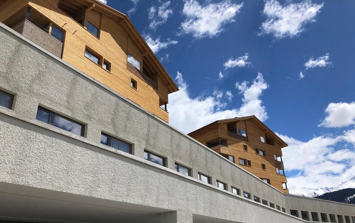 Catrina Hostel Дизентис Екстериор снимка
