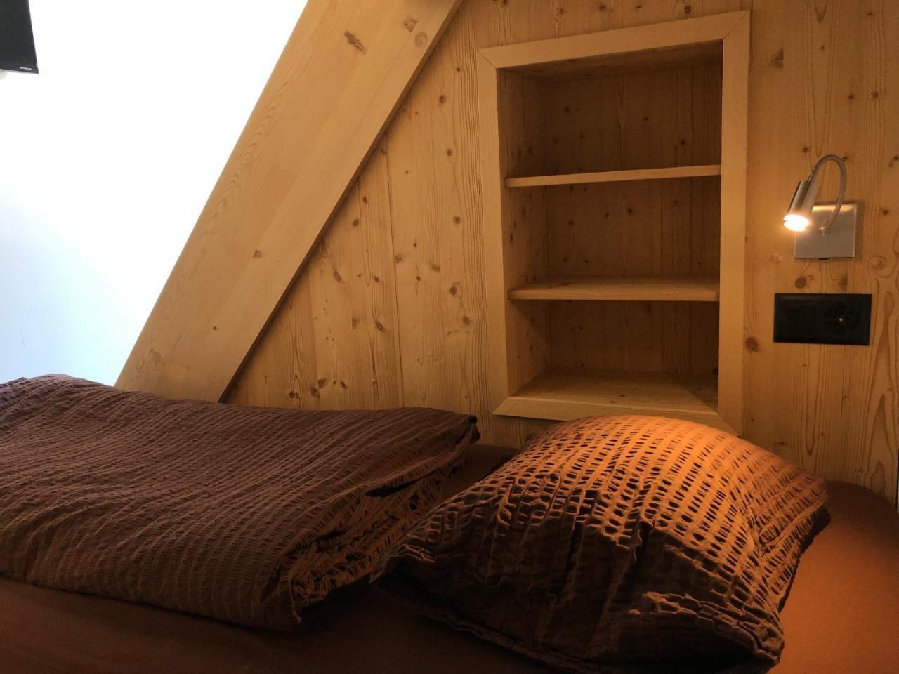 Catrina Hostel Дизентис Екстериор снимка